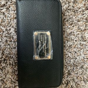 Black Zipper Wallet